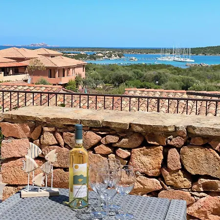 بيت للعطل Casa Leo - Villaggio Baia De Bahas غولفو أرانتْشي